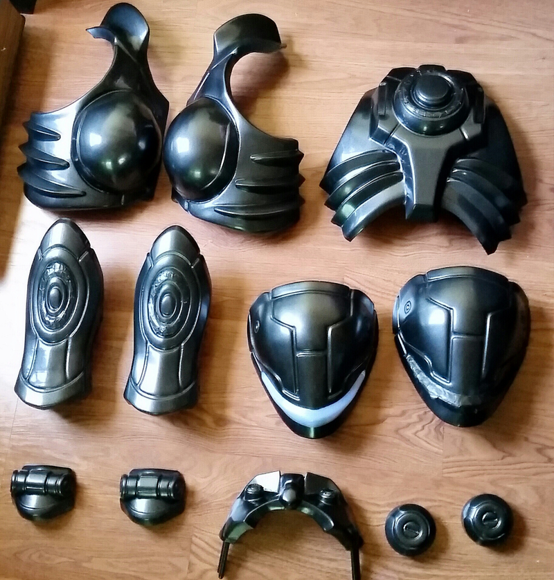 Illustration for article titled How A Cosplayer Transforms Into A StarCraft Character